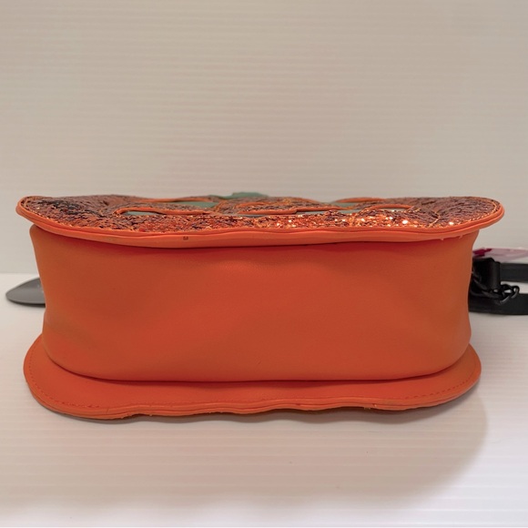 NWT Betsey Johnson Glow In The Dark Halloween Pumpkin Purse - Picture 5 of 14